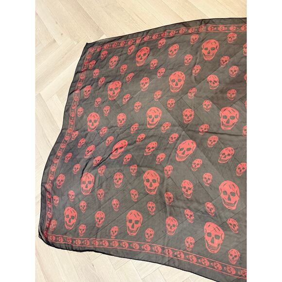 Authentic Alexander Mcqueen Classic Skull Silk Foulard Black/Red - Picture 9 of 11